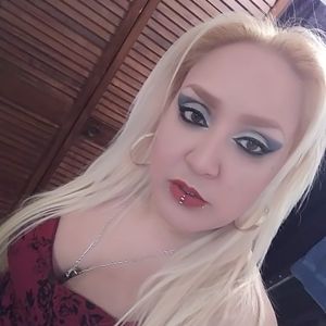 Meet your Posher, Claudia